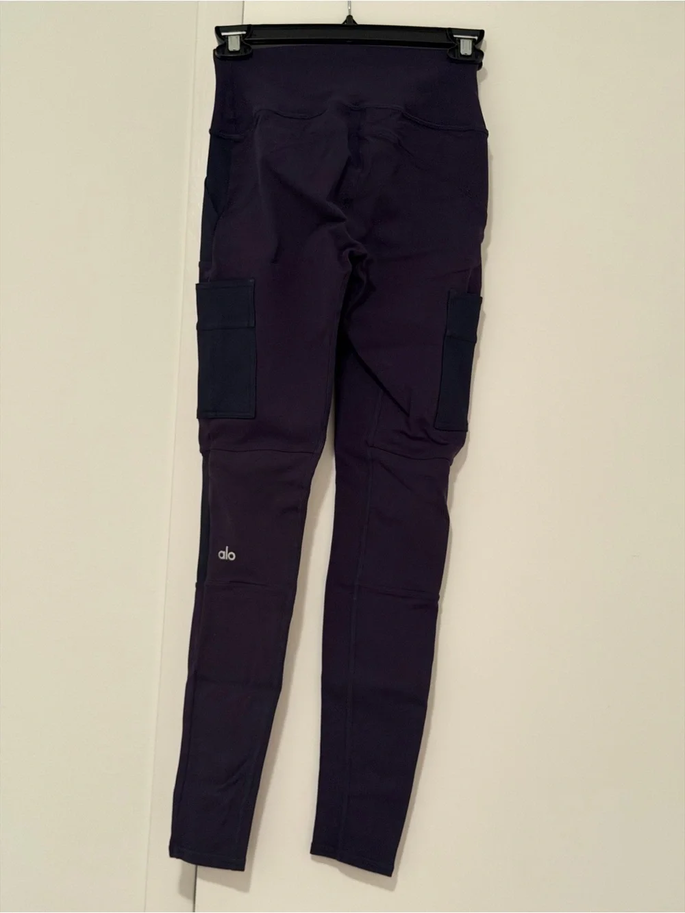 $134 ALO YOGA navy blue LEGGINGS SIZE XS